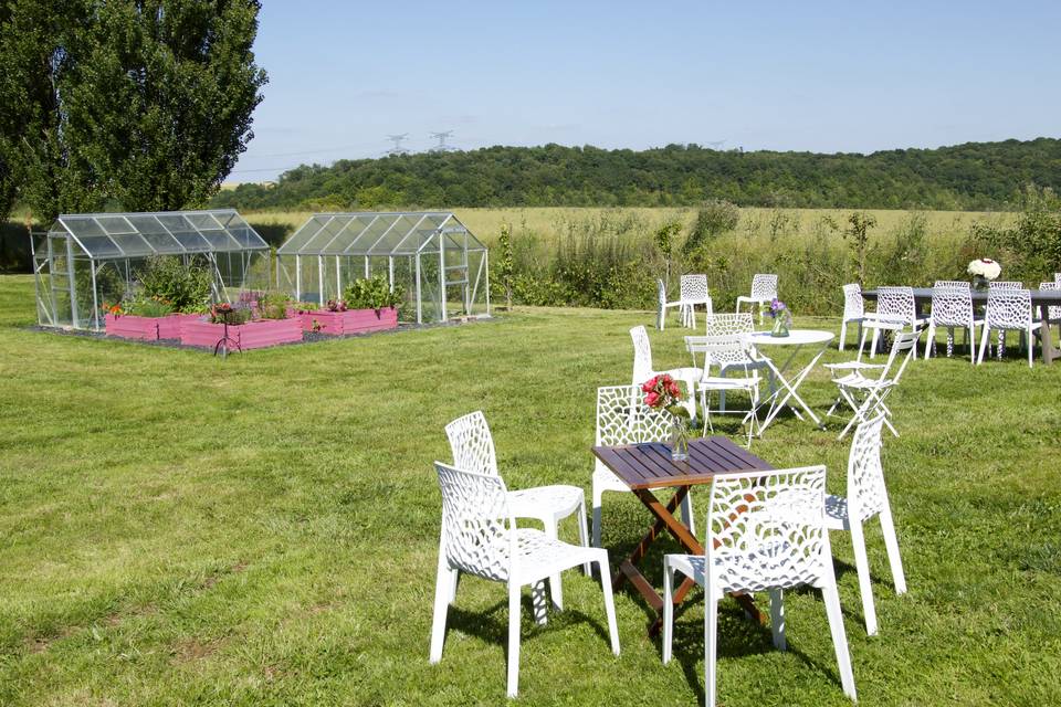 Côté terrasse et vue vallée