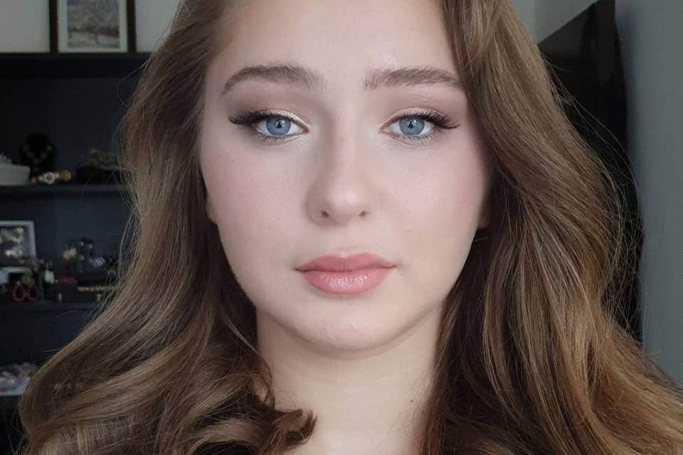 Yulia Coiffure Makeup