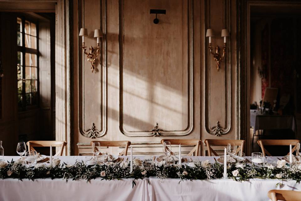 Chemin de table fleuri