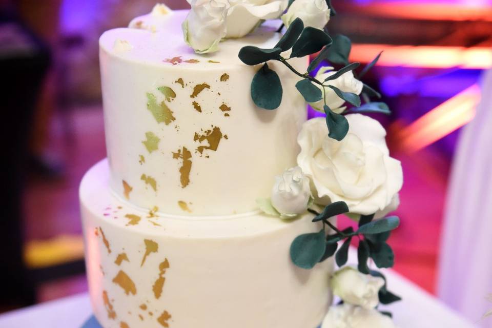Wedding cake blanc et eucalypt