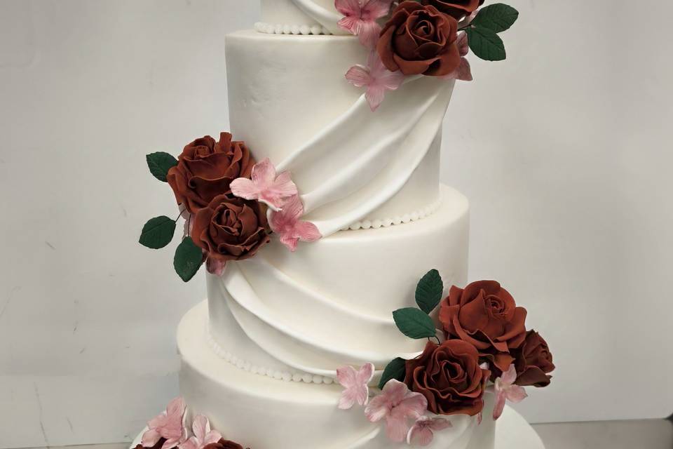 Wedding Cake drapé fleuri