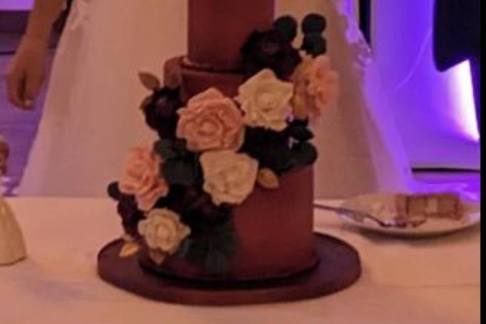 Wedding Cake bordeaux fleuri