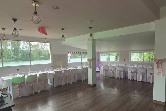 Salle de réception donnant sur