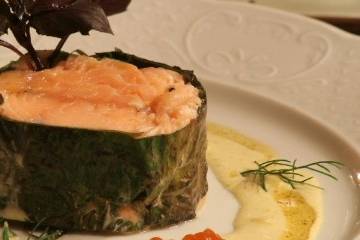 Assiette saumon en habit de verdure