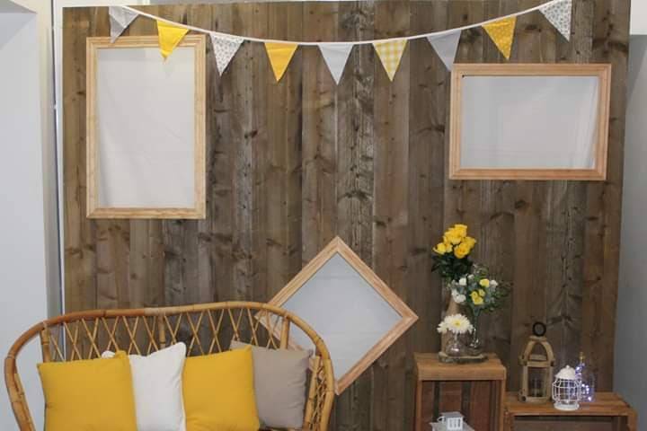 Photobooth en bois foncé