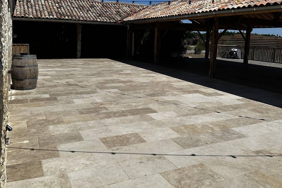 Terrasse préau