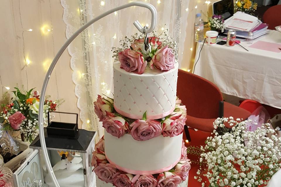 Wedding cake suspendu