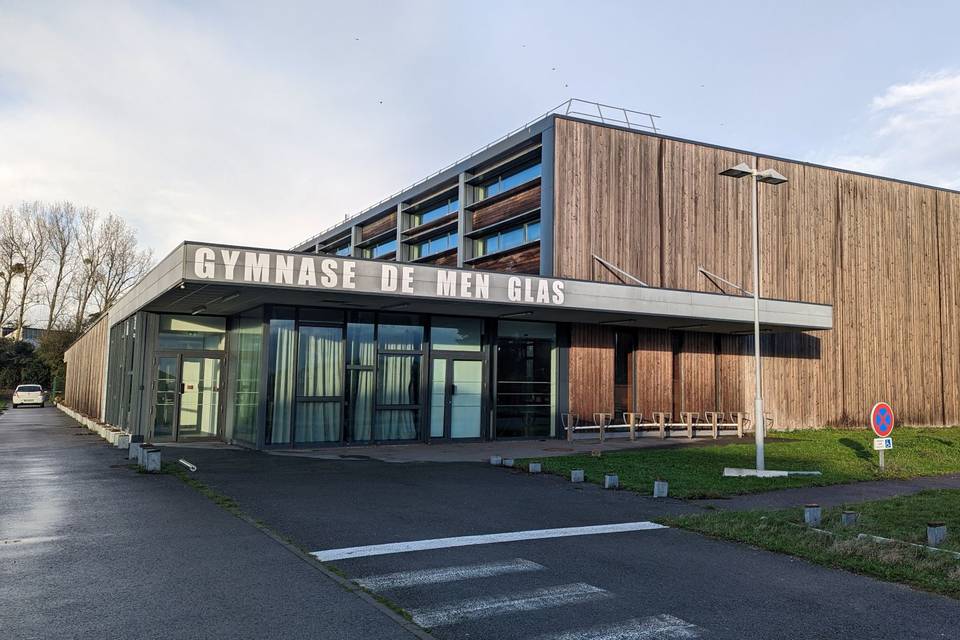 Gymnase du Men Glas -Extérieur