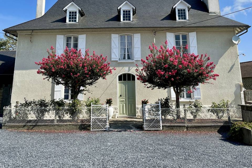 Vue façade maison de maître