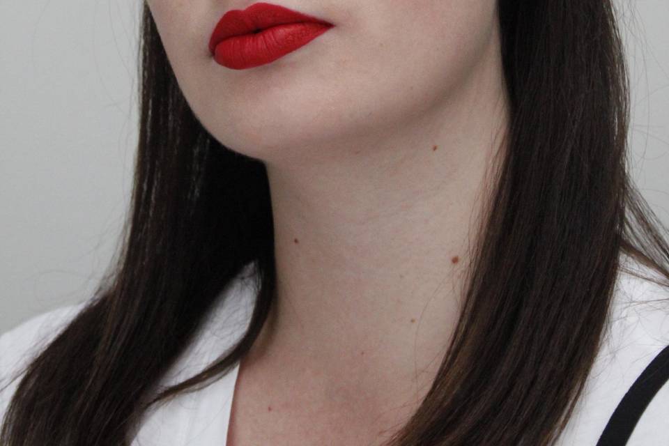 Maquillage avec rouge à lèvre