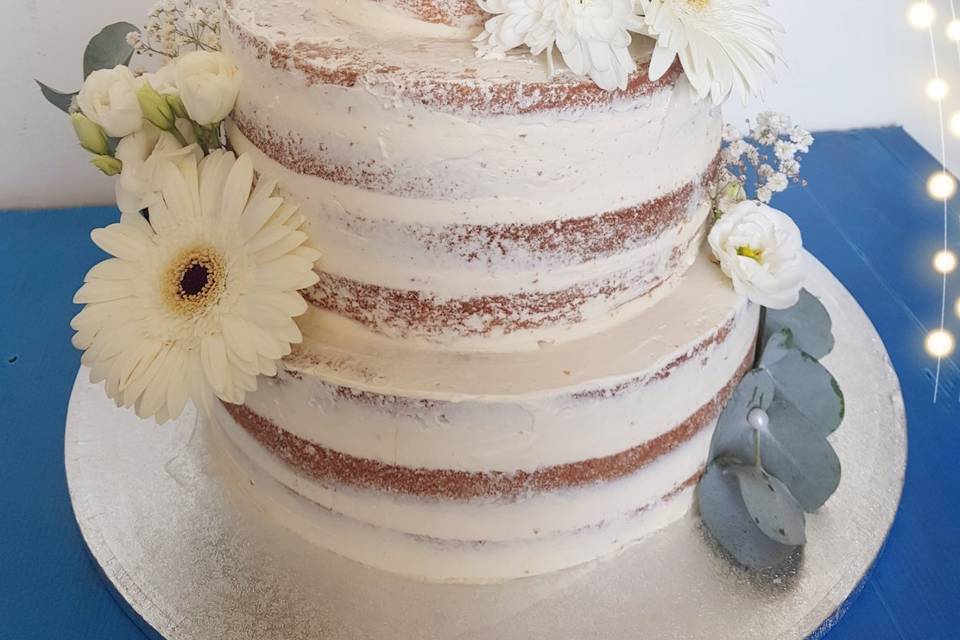 Nude cake