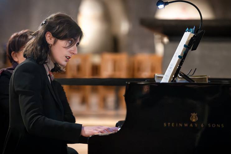 Inès au piano