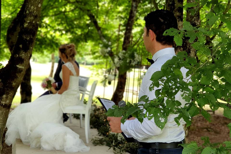 Cérémonie dans le parc