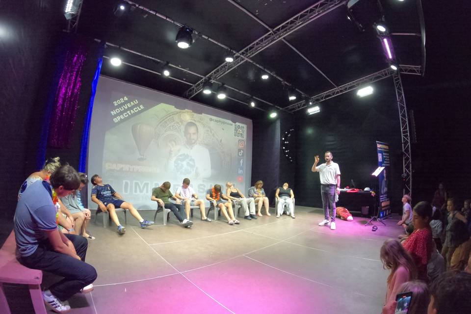 Spectacle camping