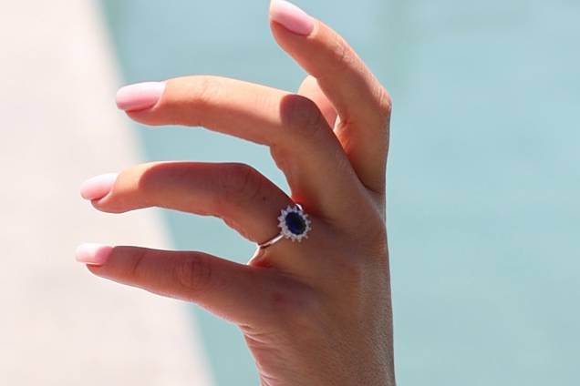 Bague marguerite saphir bleu