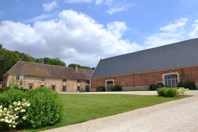 Grange et communs du château