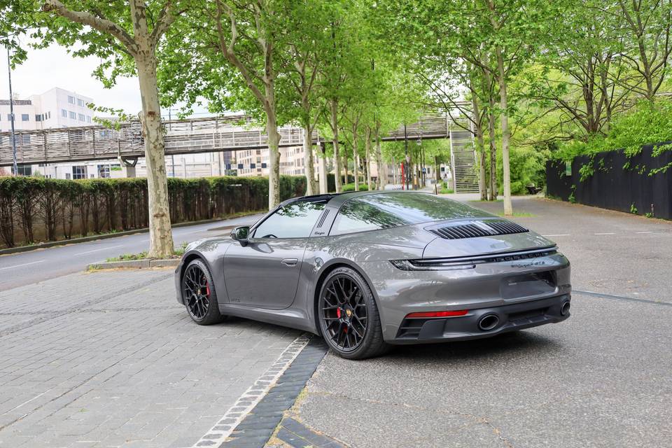 Porsche 911 992 targa gts