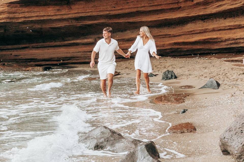 Complicité sur le sable doré.