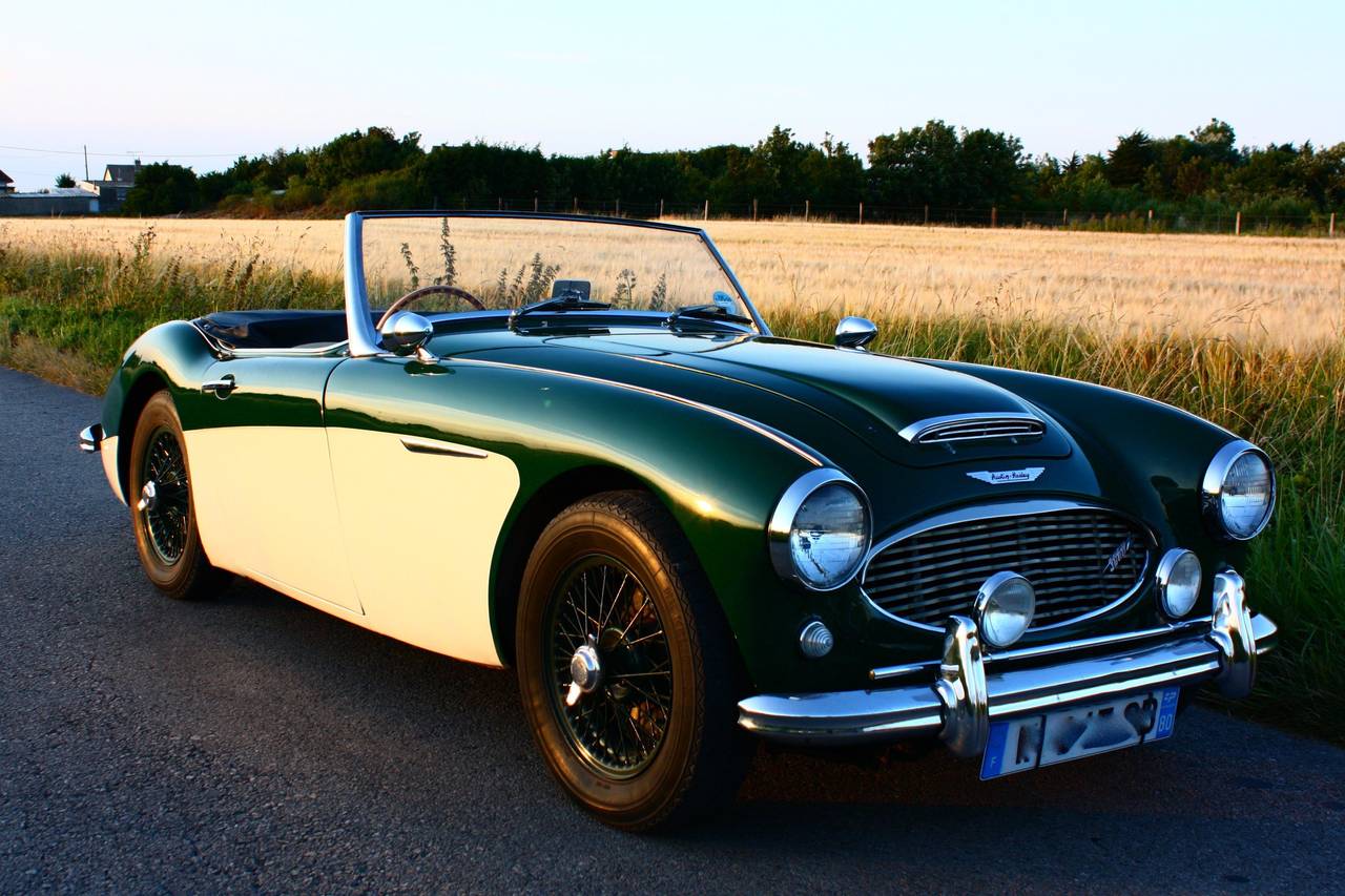 gâteau d'anniversaire Austin Healey-Noir Blanc Voiture Modèle gâteau d'anniversaire Austin Healey-Noir Blanc Voiture Modèle