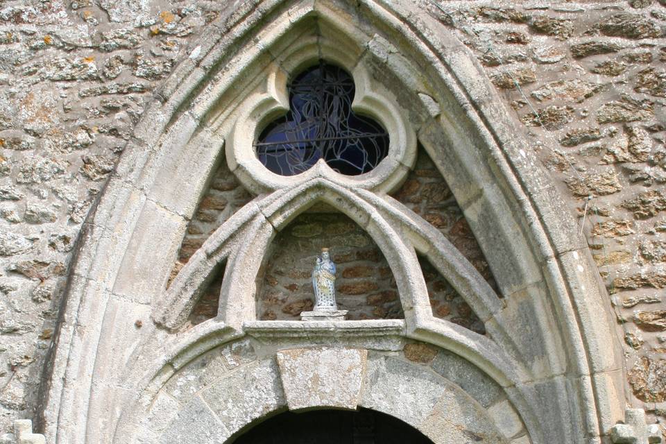 Façade gothique de la chapelle
