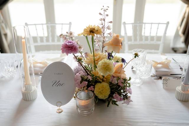 Table une