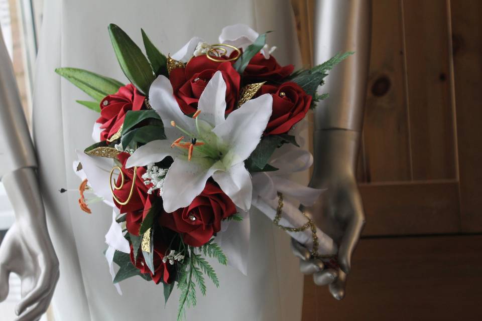 Bouquet mariée bordeaux or