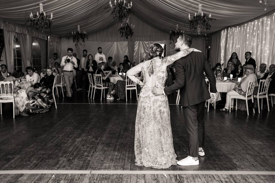 Mariage Angers - Couple Kiss