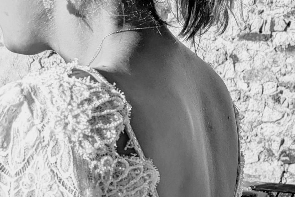 Dentelle de calais rebrodé