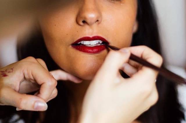 Maquillage mariée bouche rouge