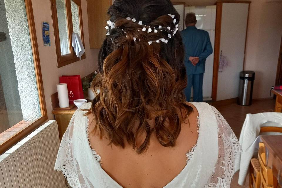 Coiffure mariée demi-attache