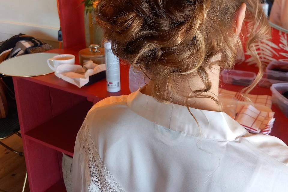 Chignon bouclé vrillé