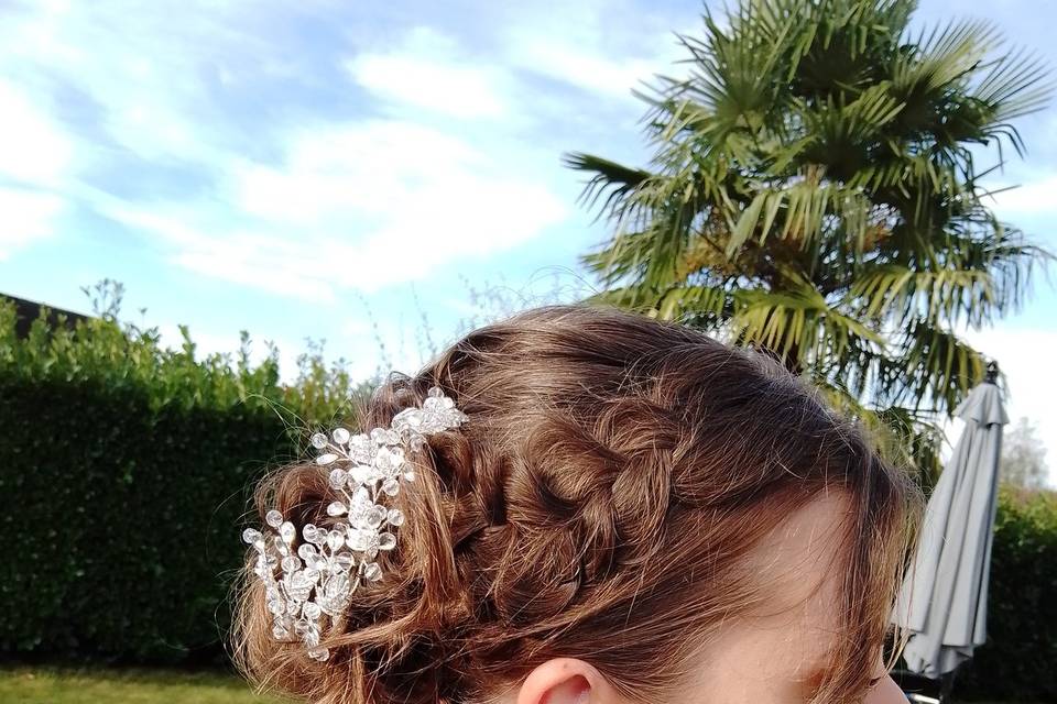 Chignon romantique profil