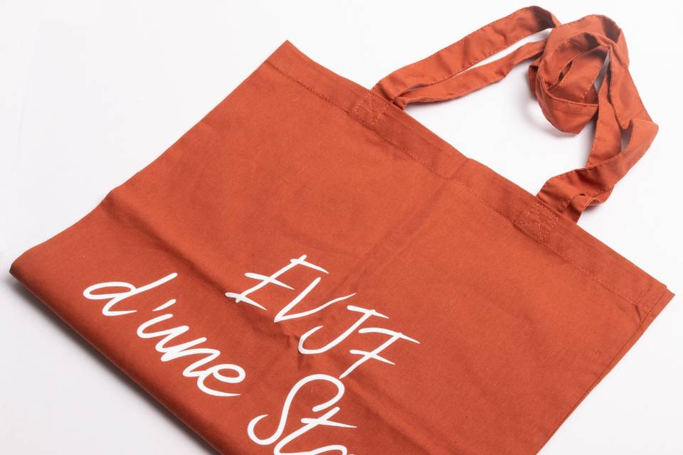 Tote bag