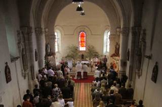 Dans l'église