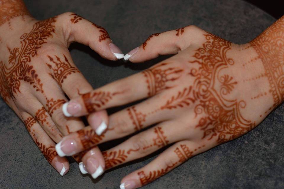 Henné et ongles pour mariée