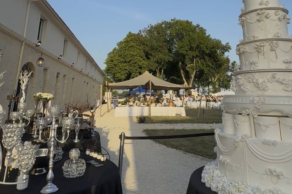 Mariage cour avant