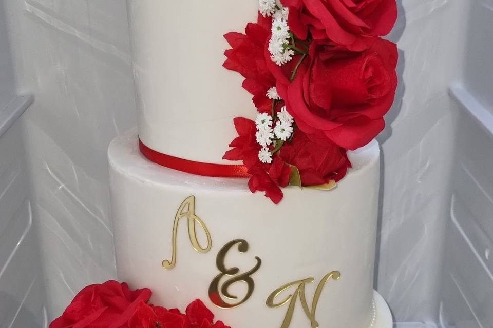 Wedding cake blanc et rouge