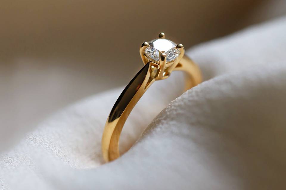 Solitaire or jaune diamant