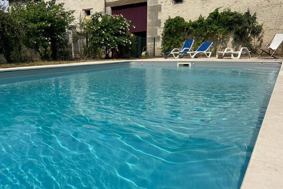 Piscine chauffée et sécurisée