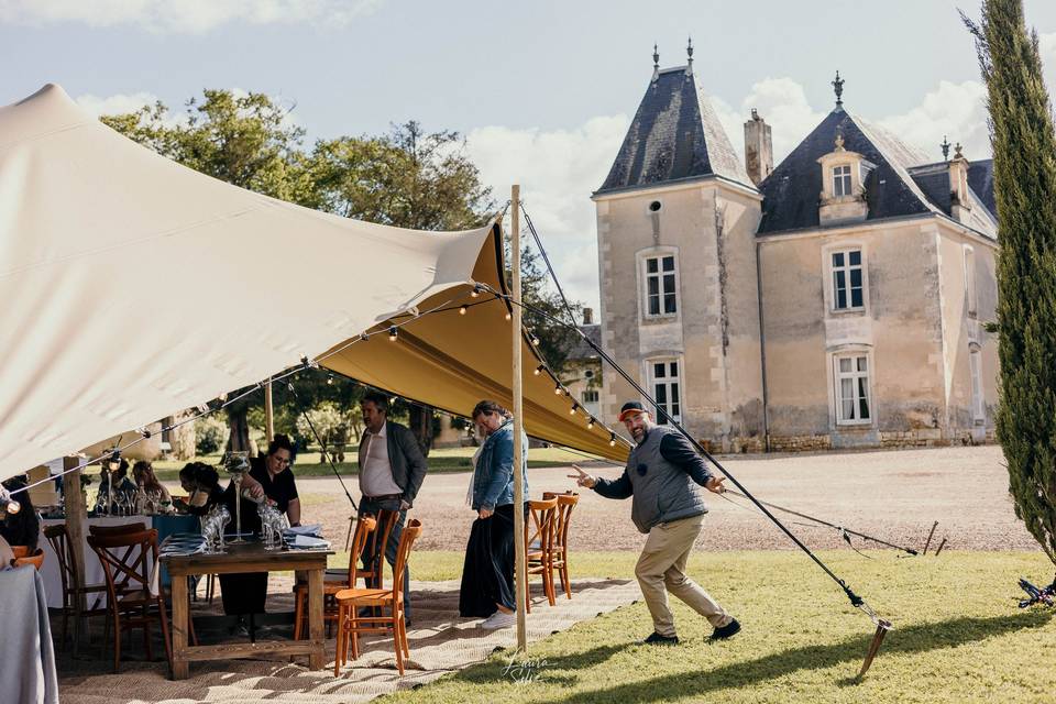 Tente nomade devant le château