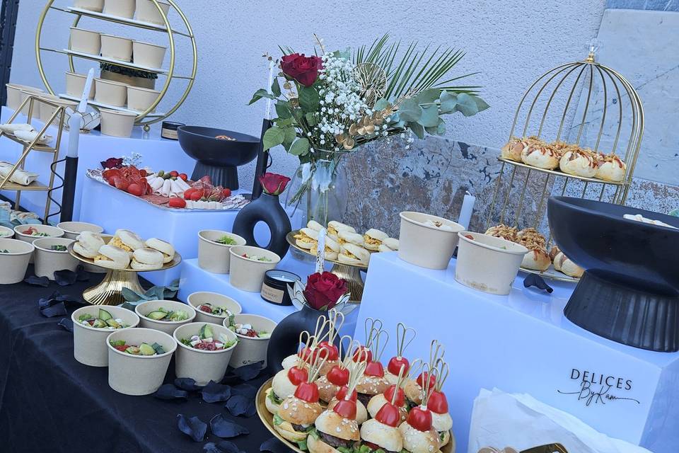 Buffet noir / rouge / gold