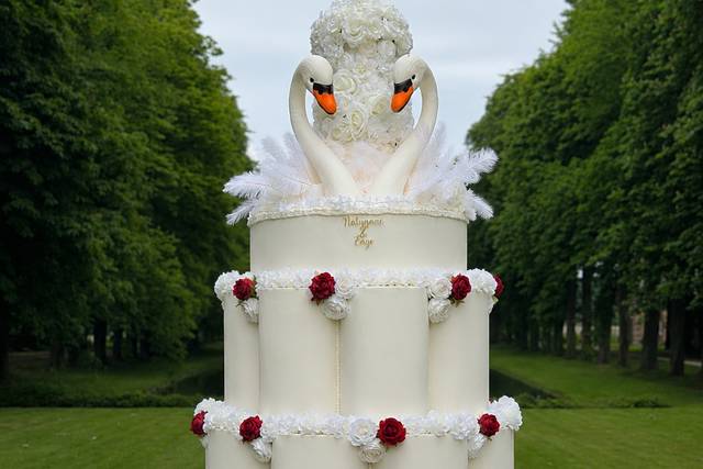 Luxury wedding cake