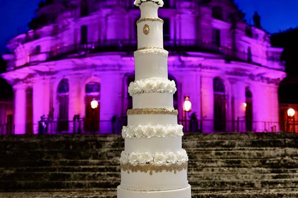 Luxury wedding cake