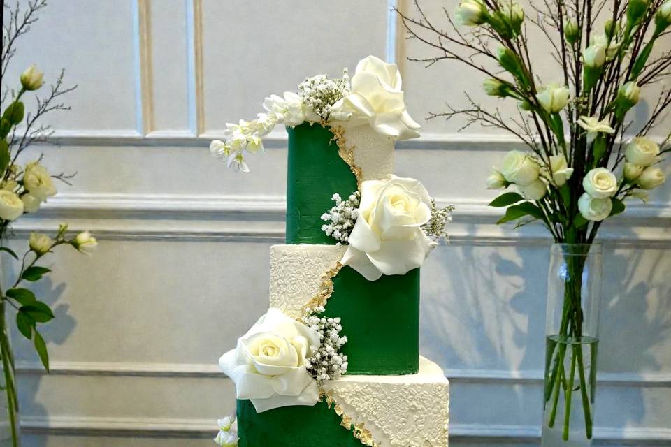 Square wedding cake