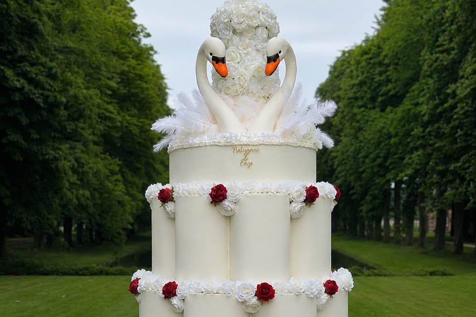 Luxury wedding cake