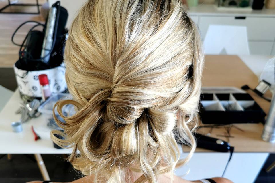 Chignon flou invitée