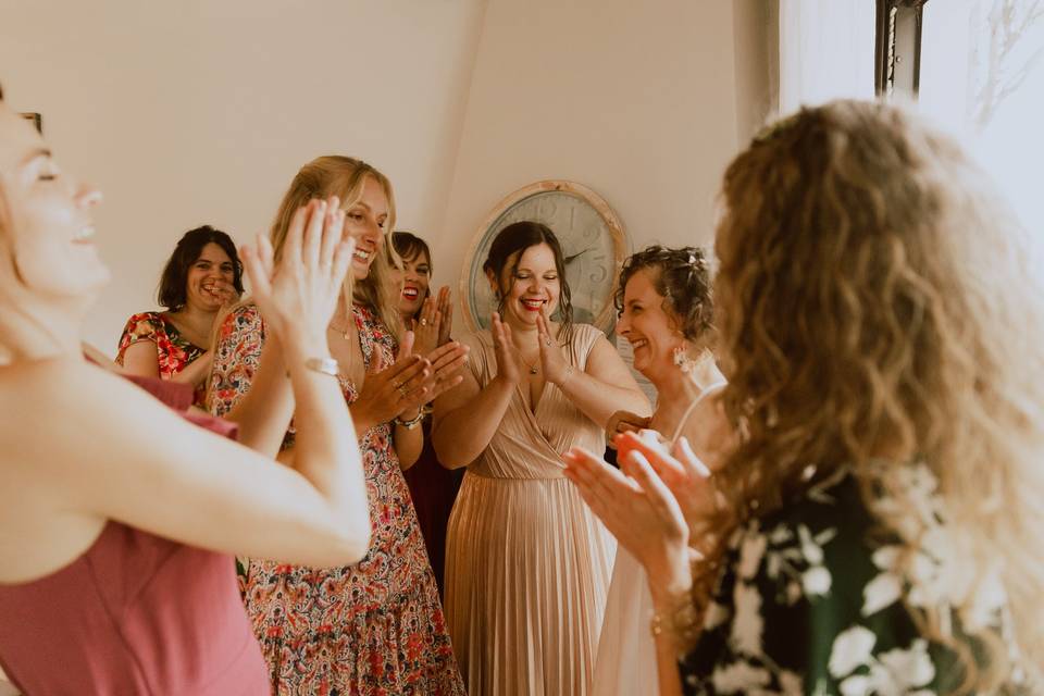 Habillage entre copines