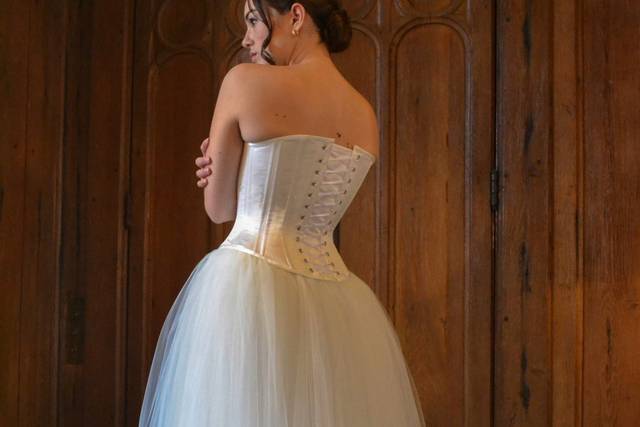 Corset satin et jupe en tulle