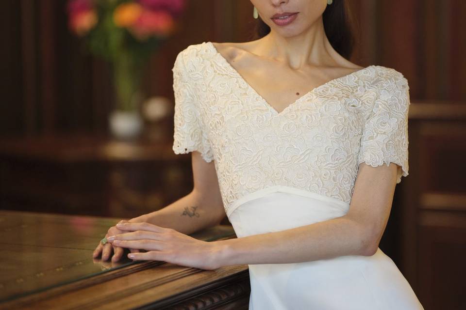 Robe en guipure satin de soie
