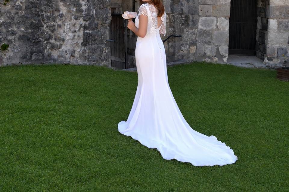 Robe fourreau et top dentelle